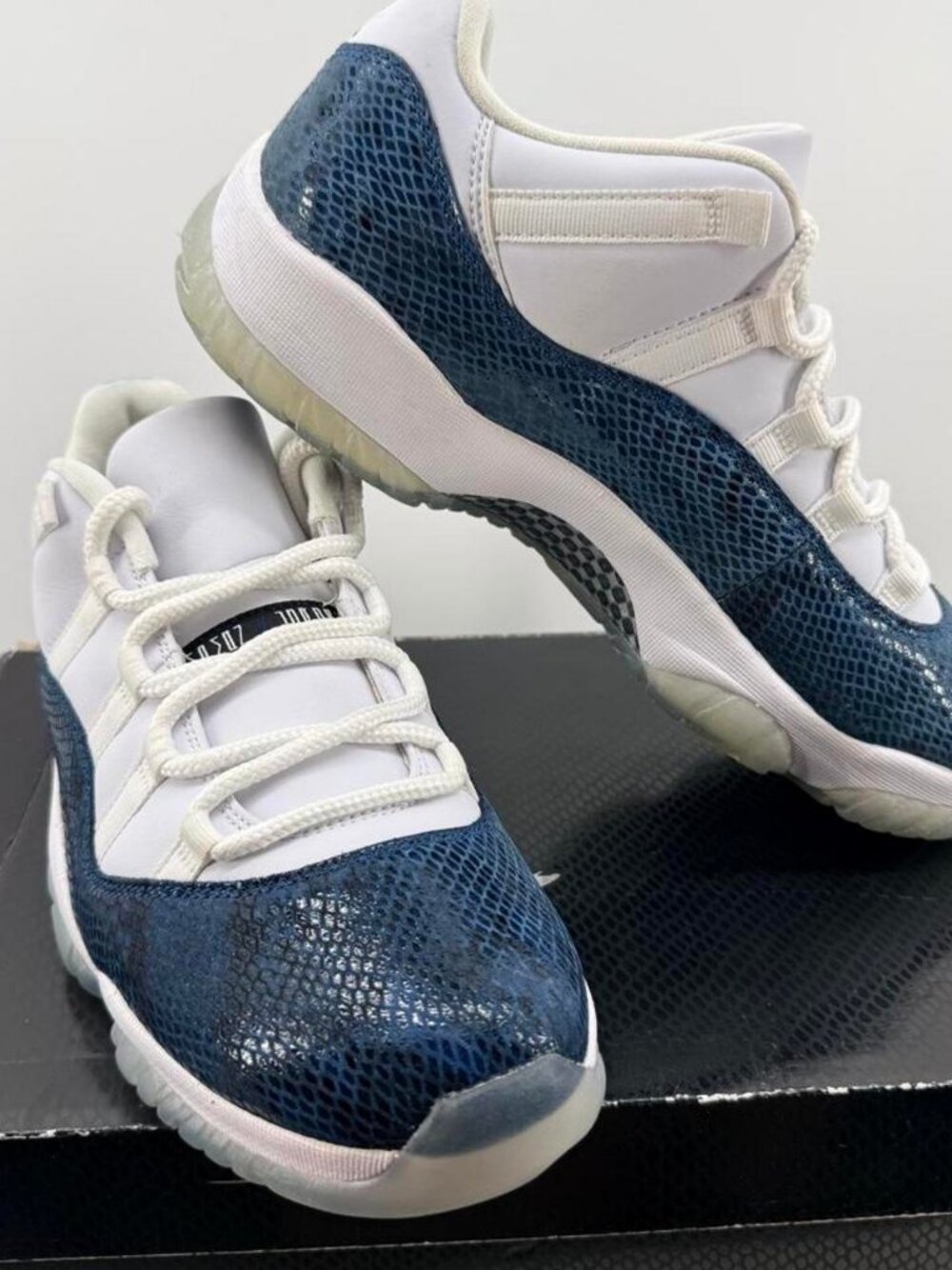 Jordan 11 Low Le Snake Navy Size 10.5M